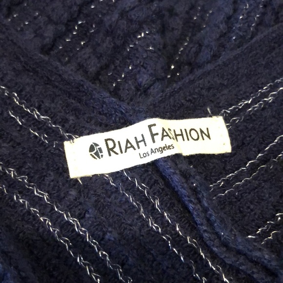 Riah Fashion Navy & Metallic Silver Fringed Knit Poncho (OS) - Picture 5 of 6